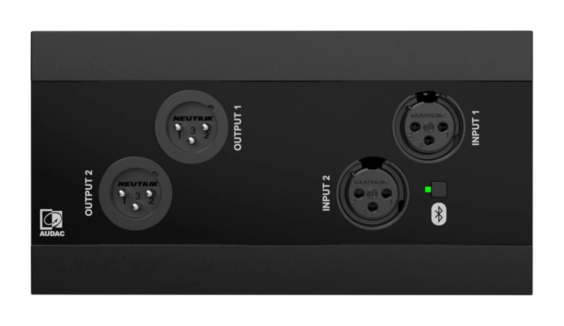 Tampak Panel depan (hitam) AUDAC NWP222/B Network In- & Output Panel — audio wall panel